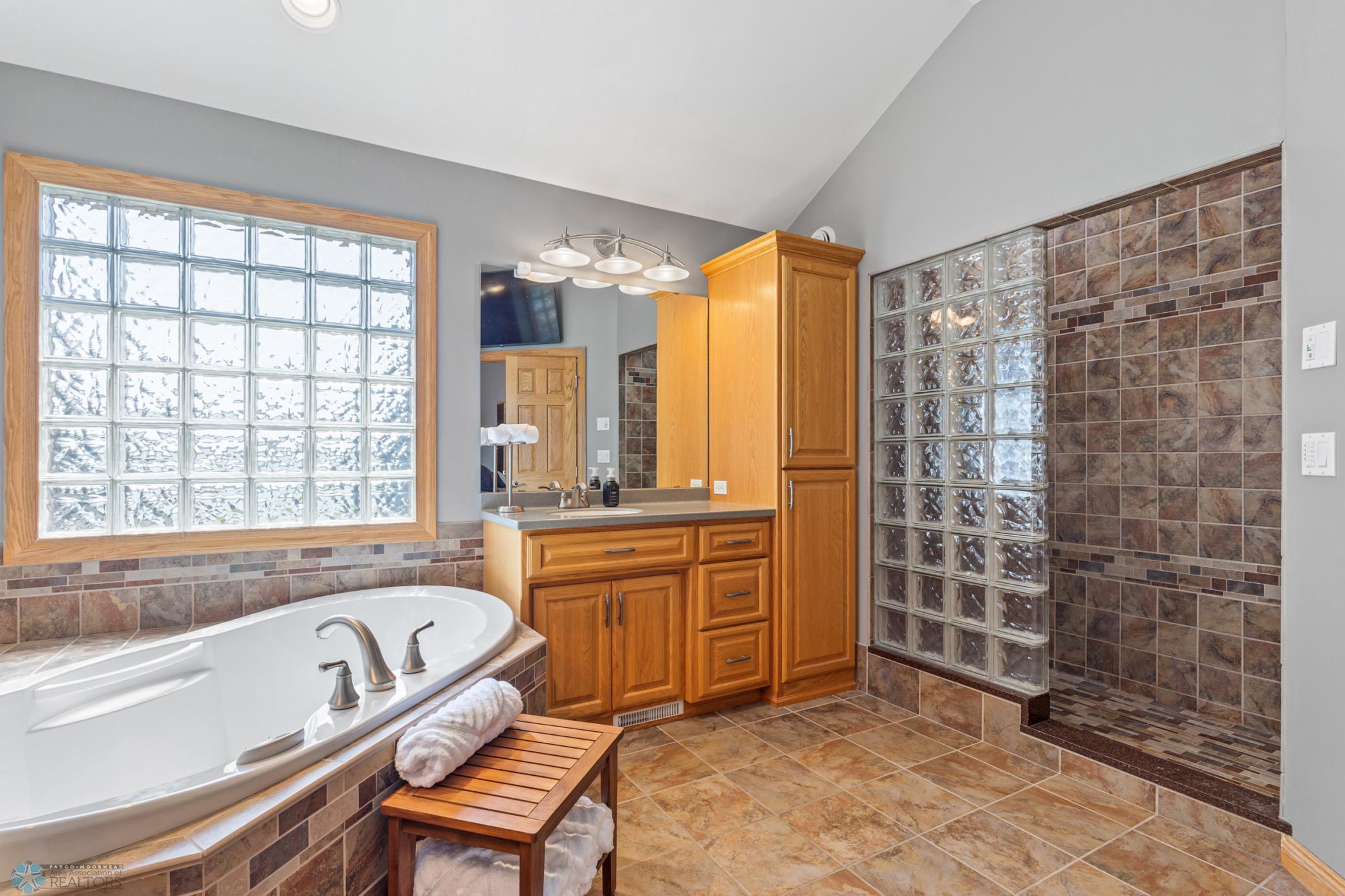 1827 7th Street, West Fargo, North Dakota image 25