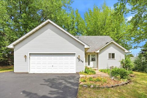 Homes For Sale - 31225 Peninsula Avenue<br/> Lindstrom, MN 55045