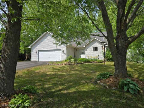 Homes For Sale - 31225 Peninsula Avenue<br/> Lindstrom, MN 55045