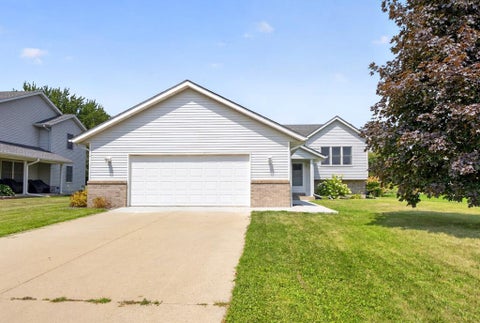 Homes For Sale - 290 5th Avenue<br/> Wabasha County, Plainview, MN 55964