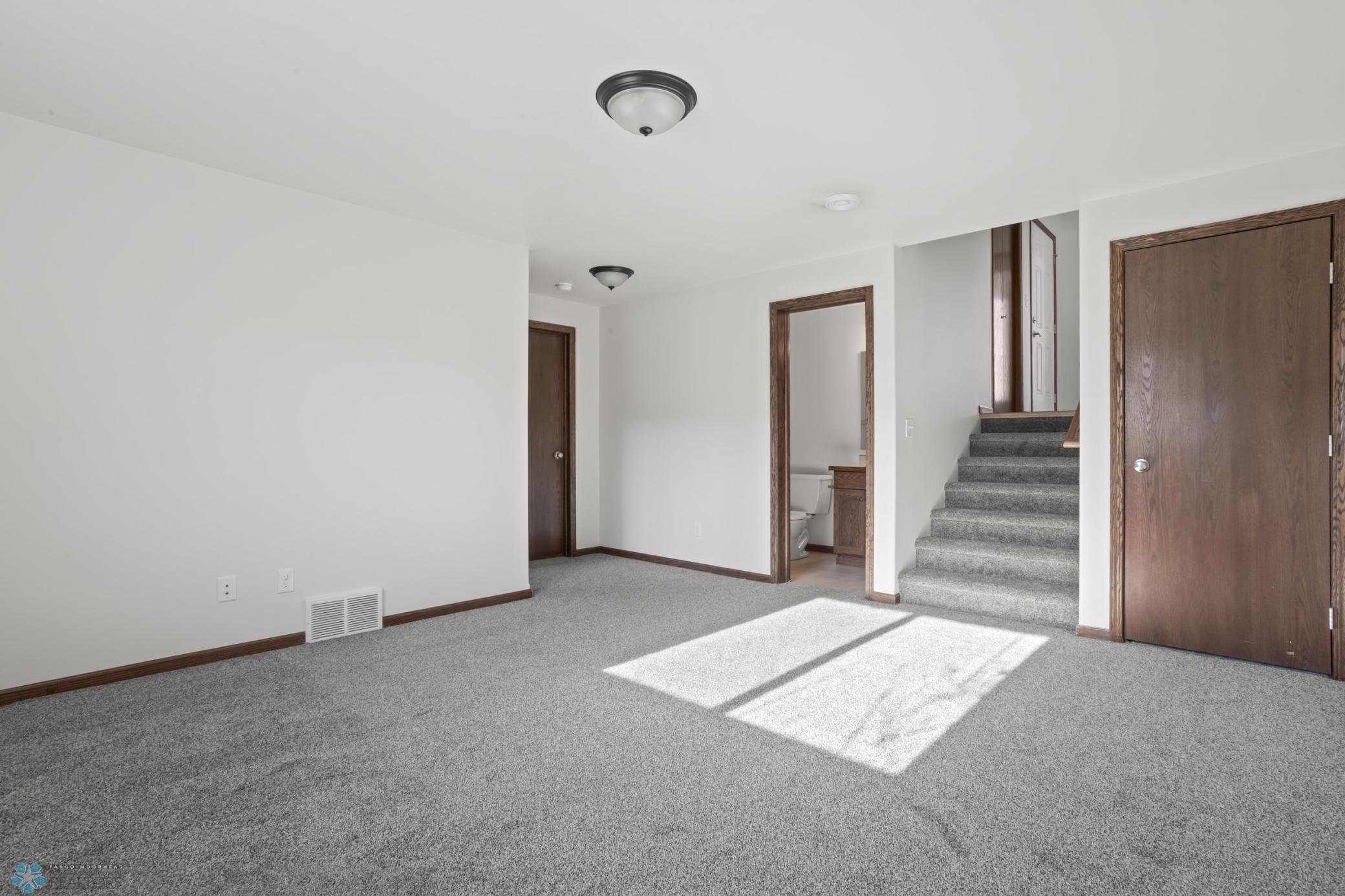 3175 6th Street, West Fargo, North Dakota image 19