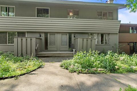 Townhouse For Sale - 58 Walden Street<br/> Burnsville, MN 55337