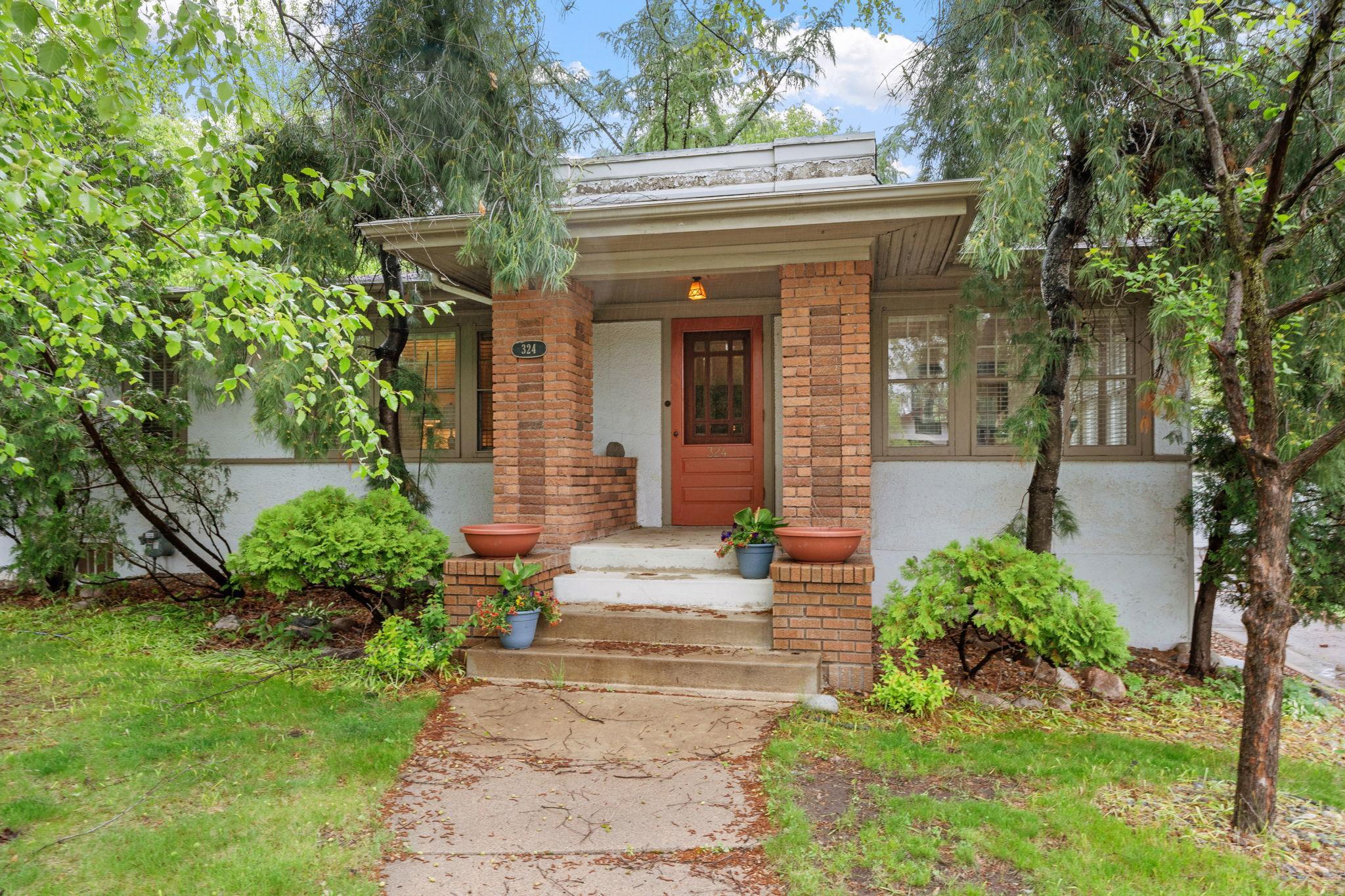 324 W Diamond Lake Road, Minneapolis, Minnesota image 2
