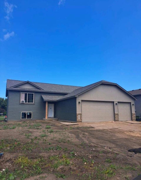 Homes For Sale - 305 N Lane Ln<br/> Sibley County, Green Isle, MN 55338