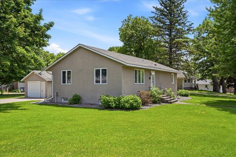 Homes For Sale - 842 Xenia Avenue<br/> Elk River, MN 55330