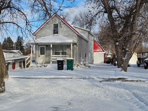 Homes For Sale - 1061 1st Street<br/> Casselton, ND 58012