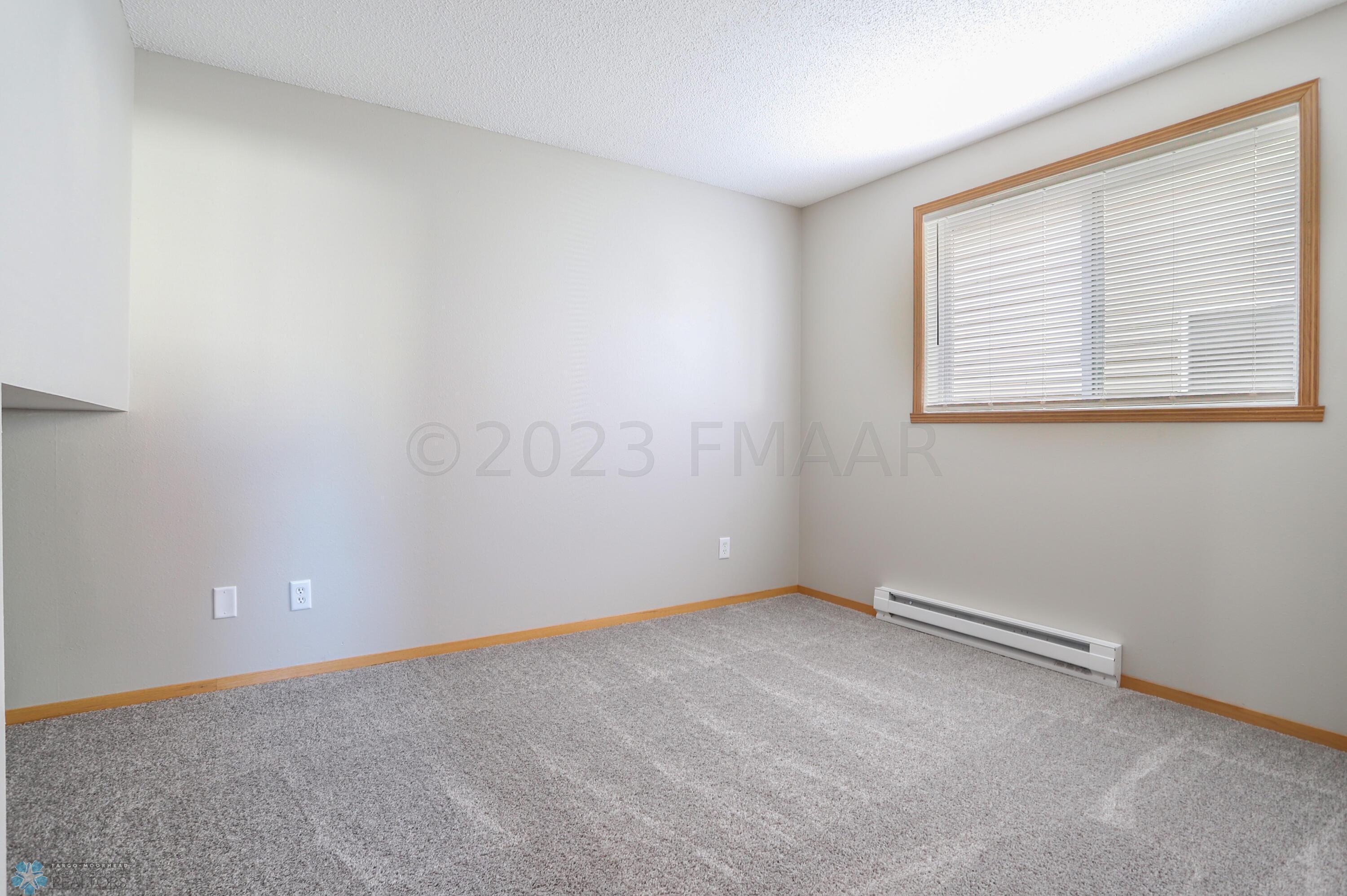 Fargo, North Dakota 58104, United States, 4 Bedrooms Bedrooms, ,2 BathroomsBathrooms,Residential,Pending,60040