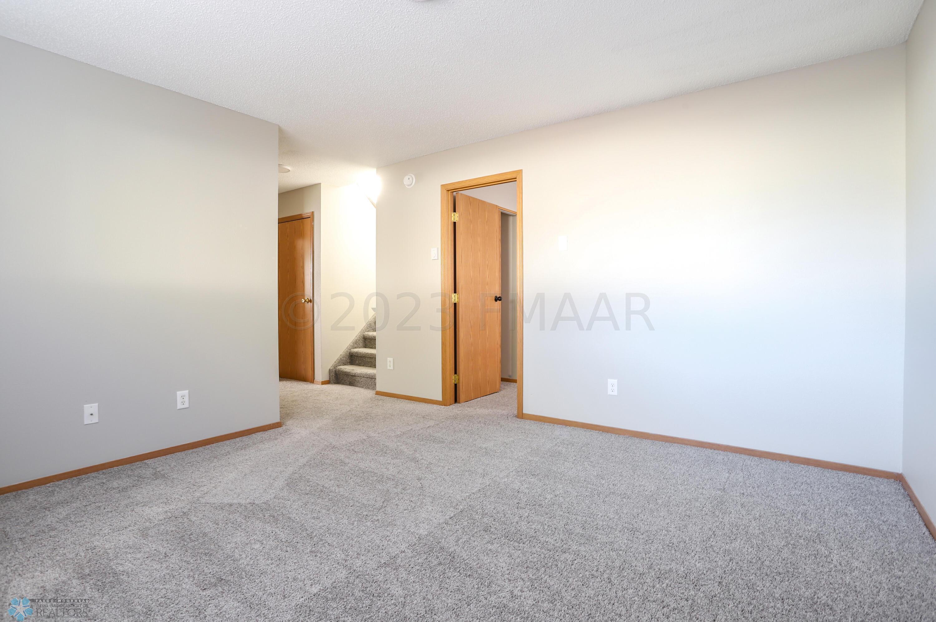 Fargo, North Dakota 58104, United States, 4 Bedrooms Bedrooms, ,2 BathroomsBathrooms,Residential,Pending,60040