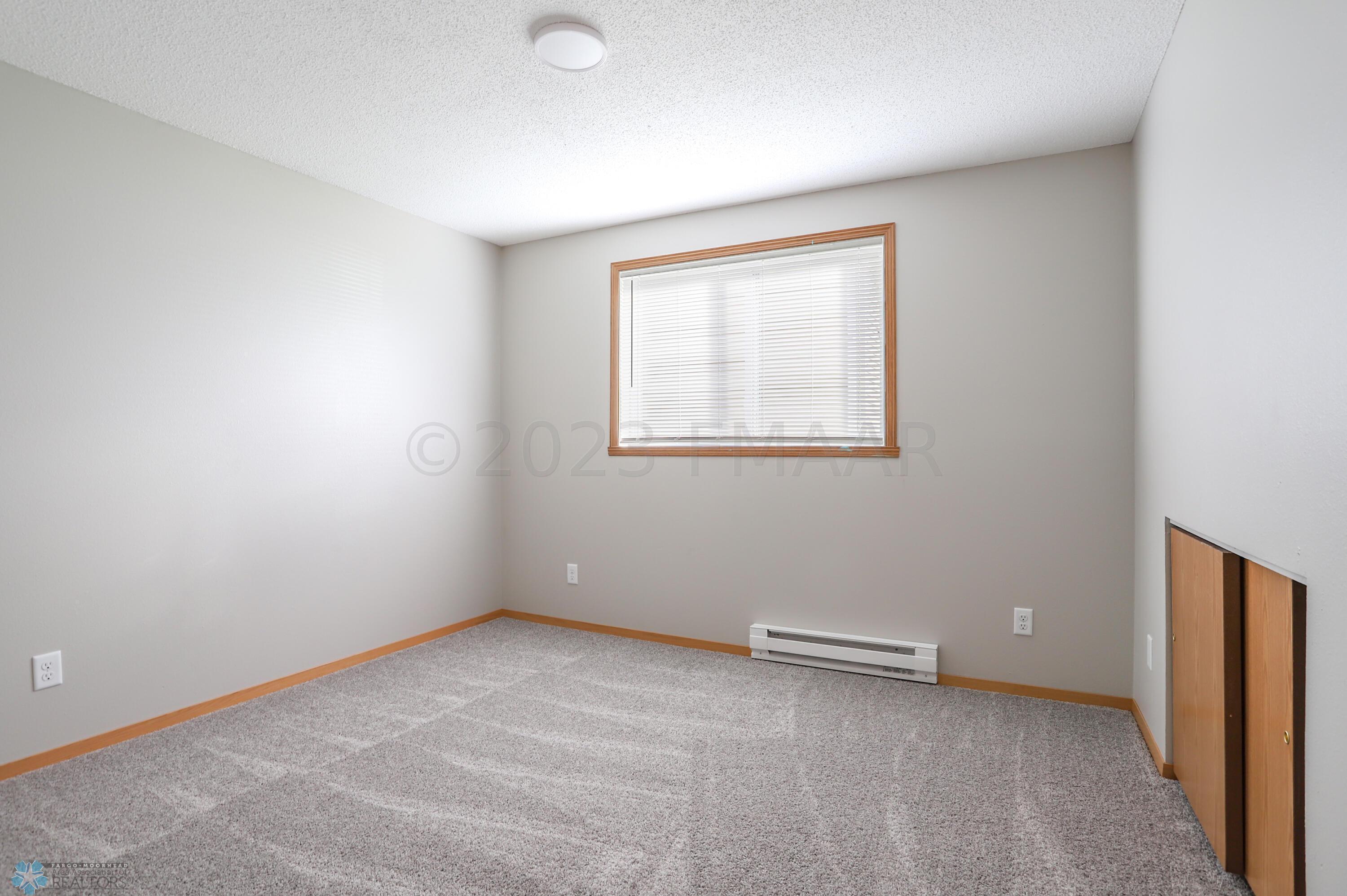 Fargo, North Dakota 58104, United States, 4 Bedrooms Bedrooms, ,2 BathroomsBathrooms,Residential,Pending,60040