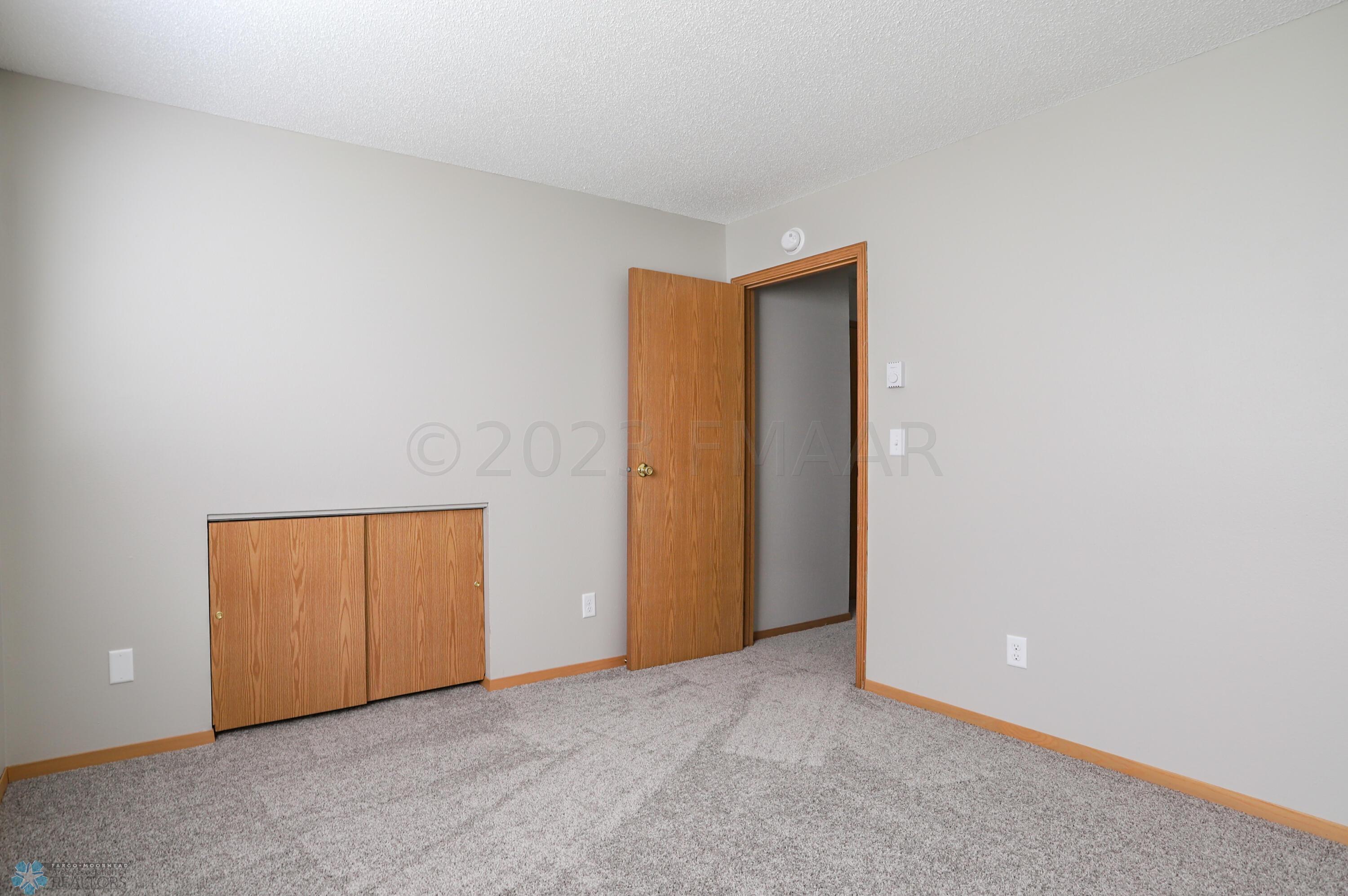 Fargo, North Dakota 58104, United States, 4 Bedrooms Bedrooms, ,2 BathroomsBathrooms,Residential,Pending,60040