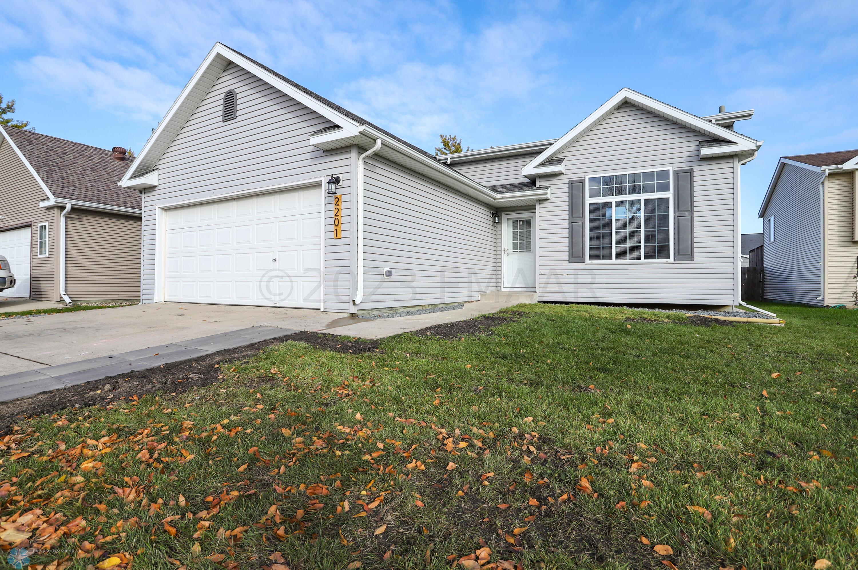 Fargo, North Dakota 58104, United States, 4 Bedrooms Bedrooms, ,2 BathroomsBathrooms,Residential,Pending,60040