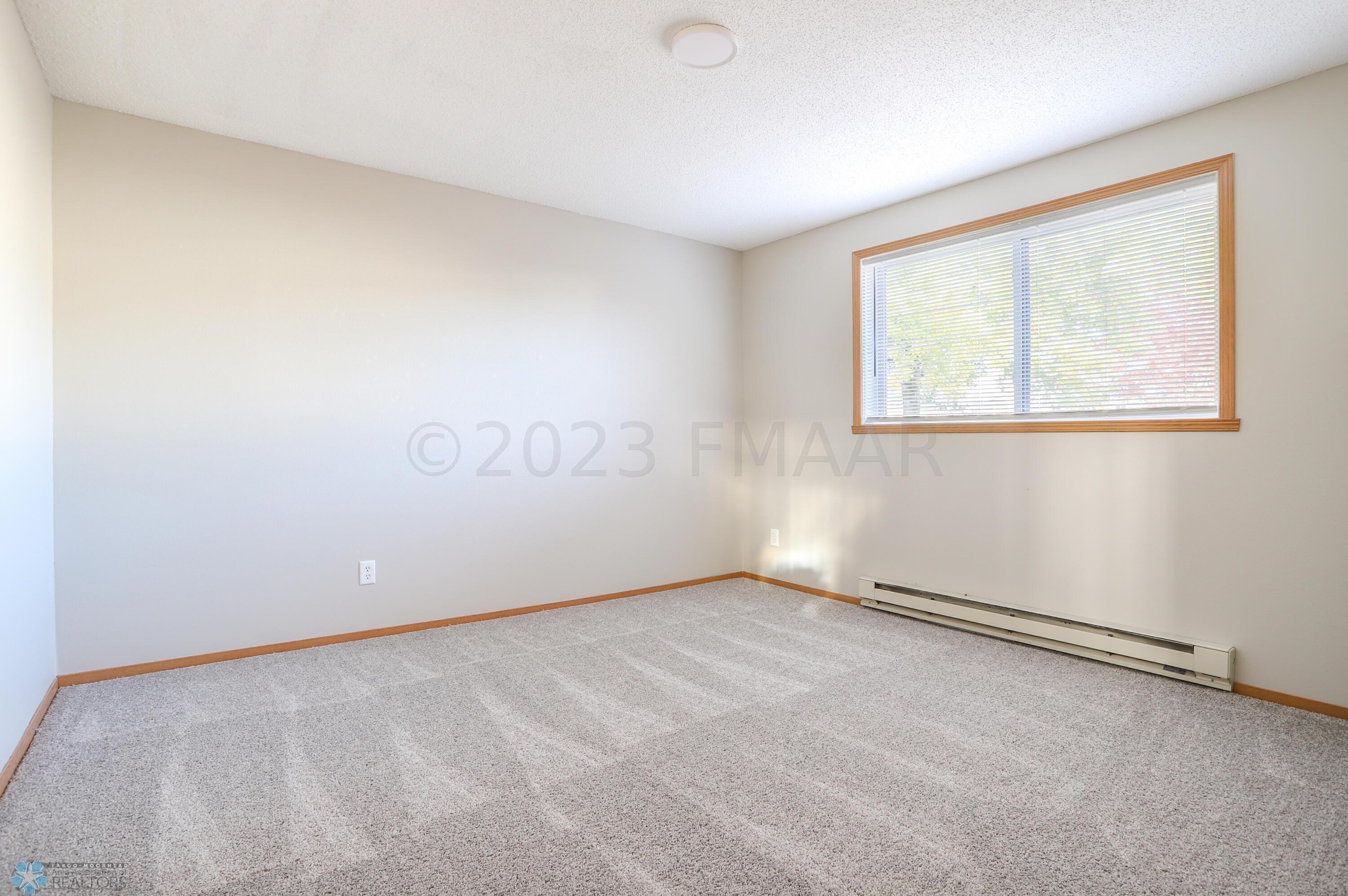 Fargo, North Dakota 58104, United States, 4 Bedrooms Bedrooms, ,2 BathroomsBathrooms,Residential,Pending,60040