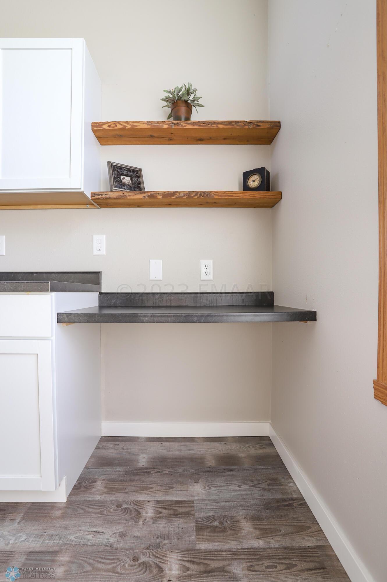 Fargo, North Dakota 58104, United States, 4 Bedrooms Bedrooms, ,2 BathroomsBathrooms,Residential,Pending,60040