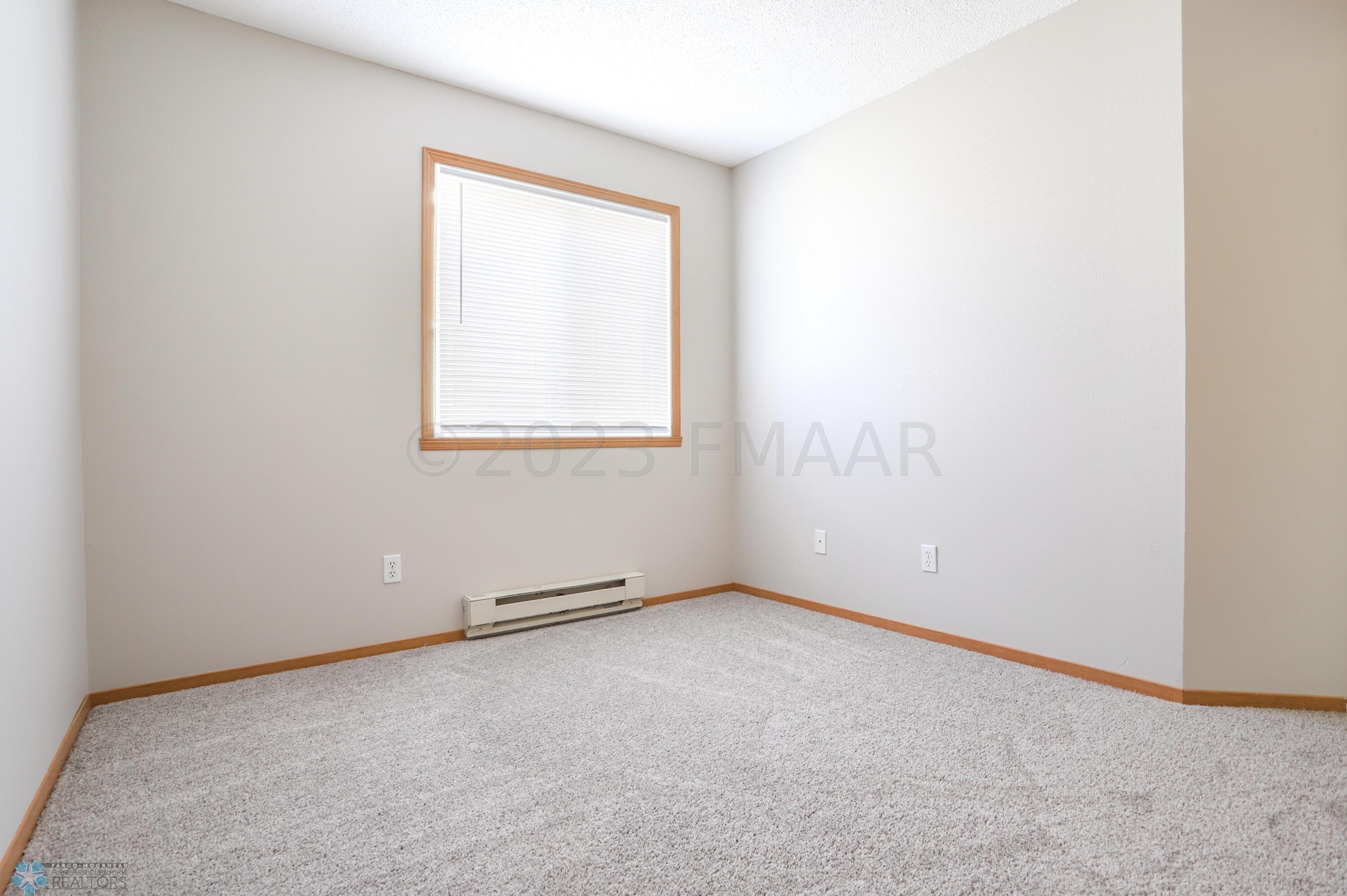 Fargo, North Dakota 58104, United States, 4 Bedrooms Bedrooms, ,2 BathroomsBathrooms,Residential,Pending,60040