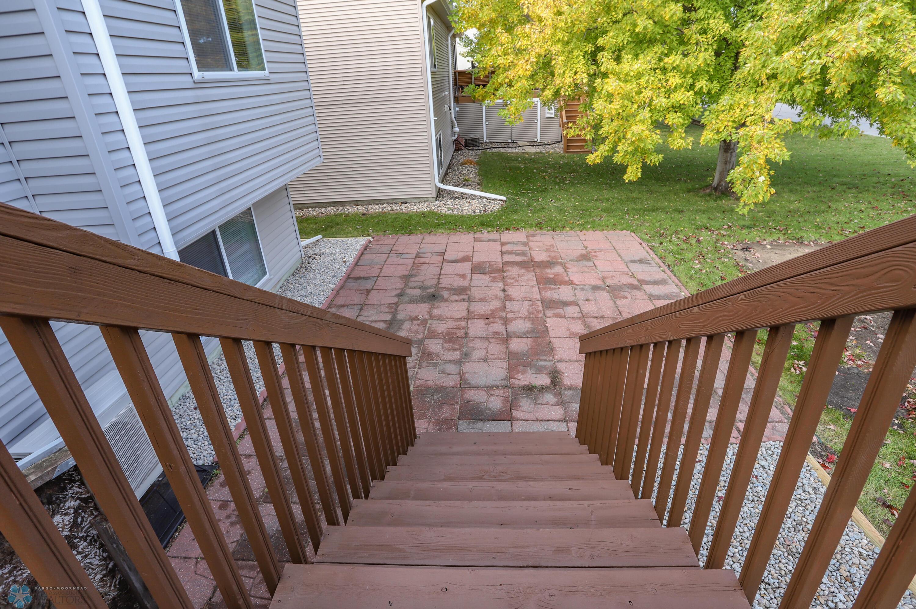 Fargo, North Dakota 58104, United States, 4 Bedrooms Bedrooms, ,2 BathroomsBathrooms,Residential,Pending,60040