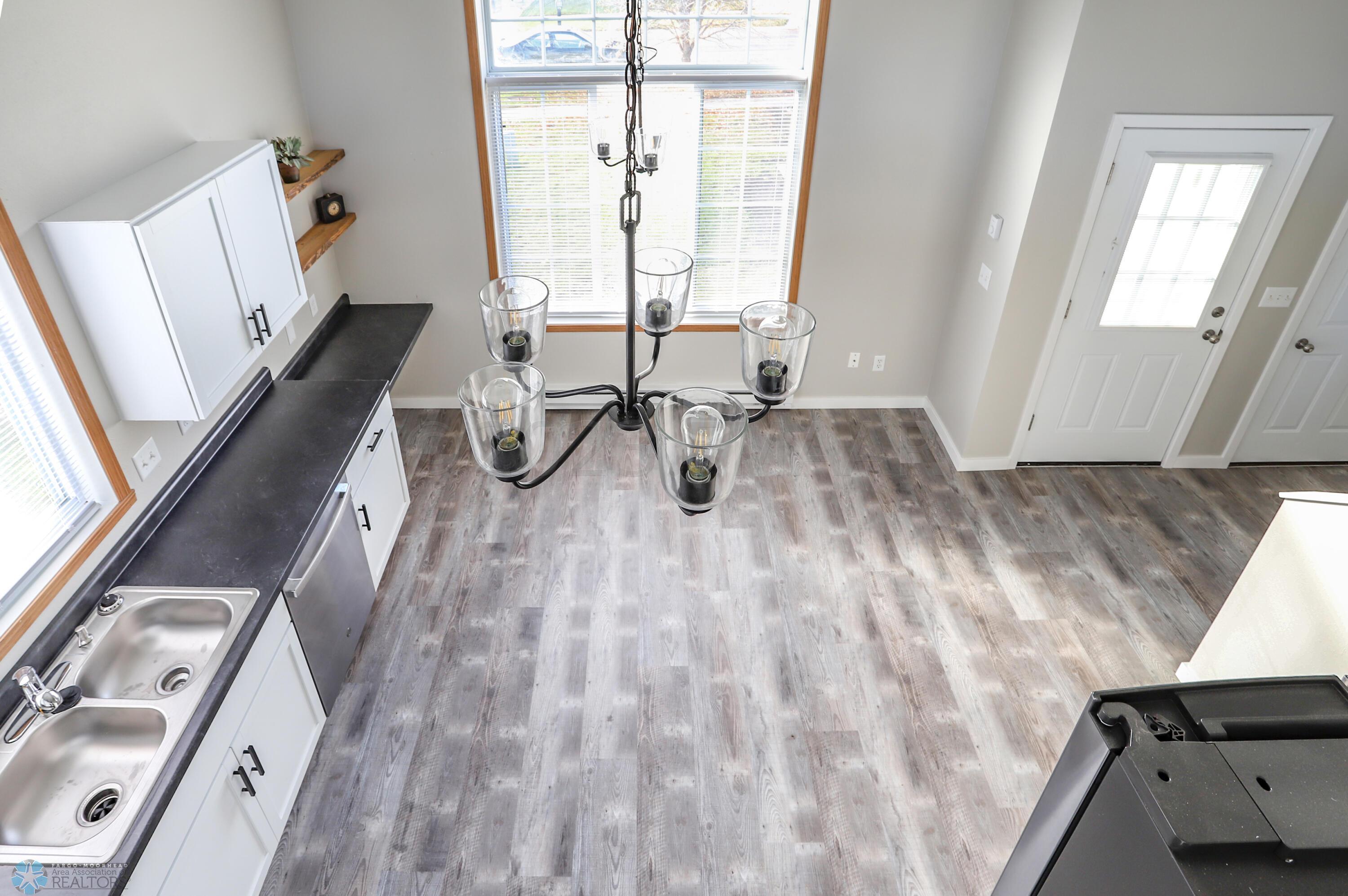 Fargo, North Dakota 58104, United States, 4 Bedrooms Bedrooms, ,2 BathroomsBathrooms,Residential,Pending,60040