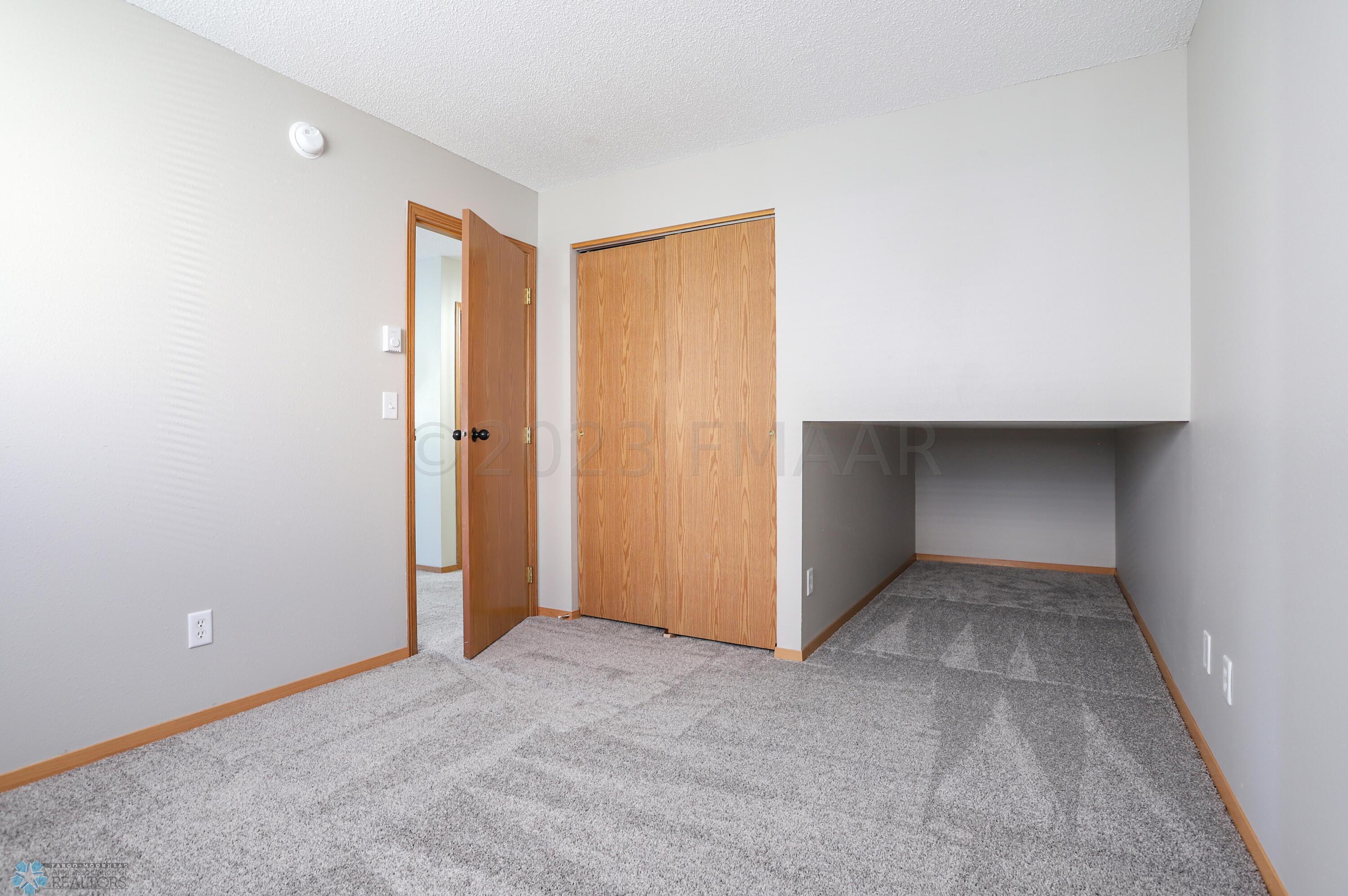 Fargo, North Dakota 58104, United States, 4 Bedrooms Bedrooms, ,2 BathroomsBathrooms,Residential,Pending,60040