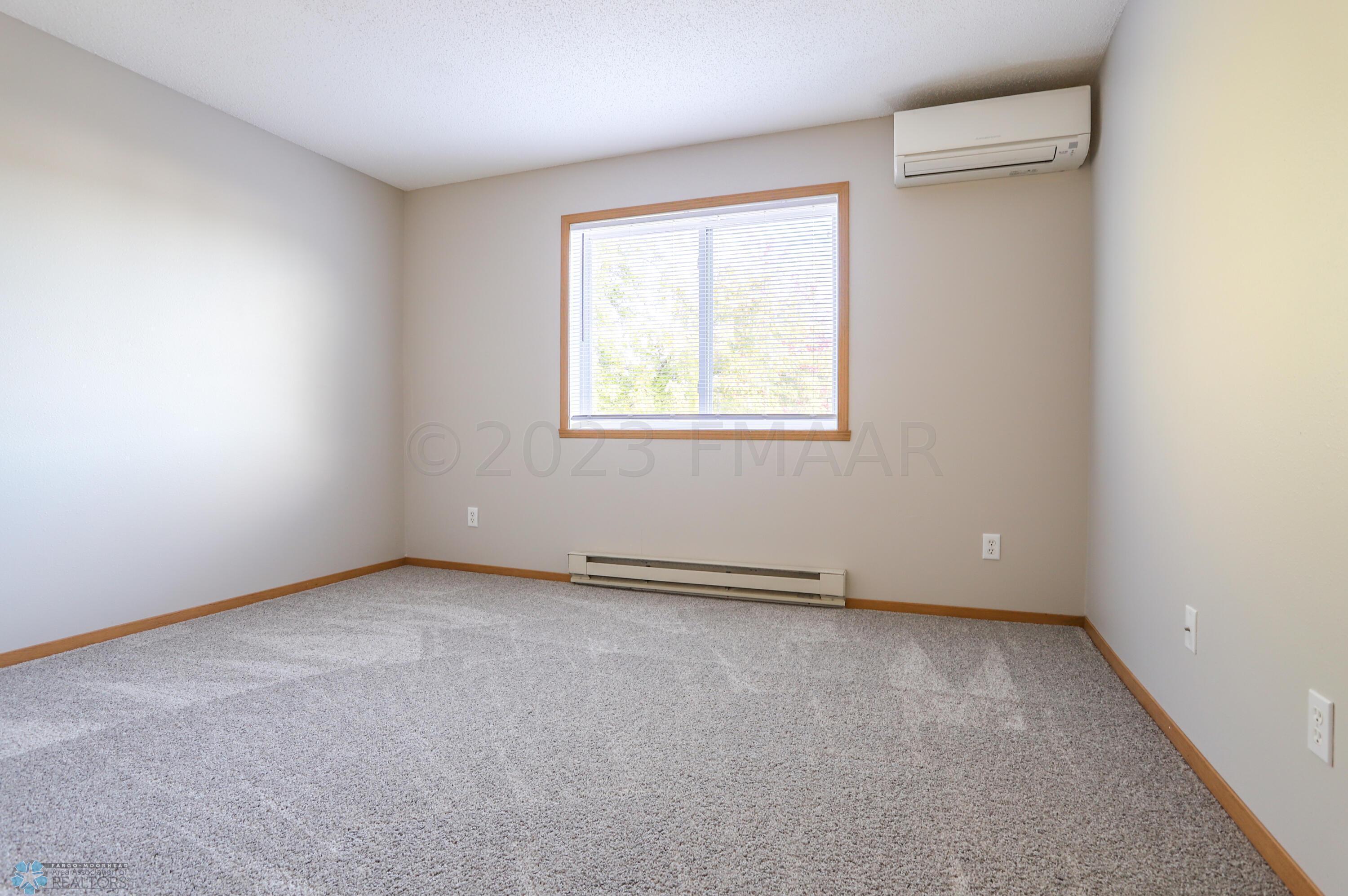 Fargo, North Dakota 58104, United States, 4 Bedrooms Bedrooms, ,2 BathroomsBathrooms,Residential,Pending,60040