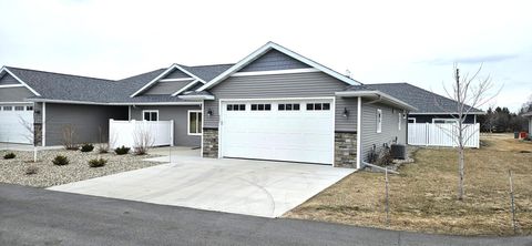 Townhouse For Sale - 662 Voyager Drive<br/> Douglas County, Alexandria, MN 56308