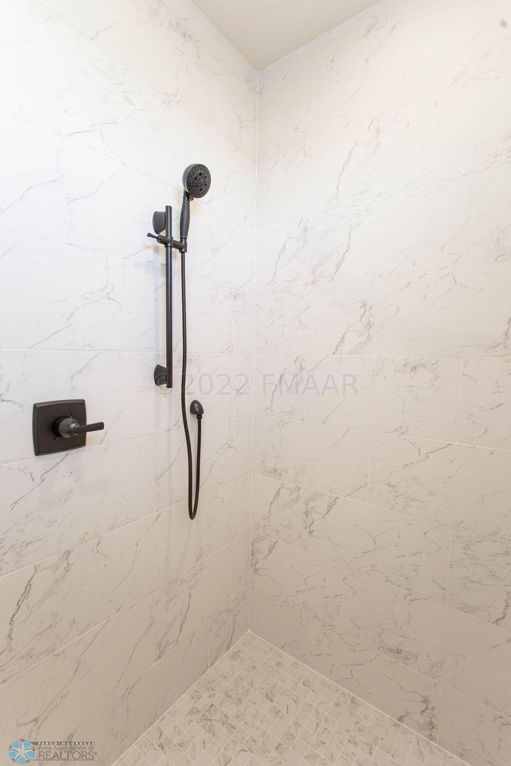 West Fargo, North Dakota 58078, United States, 3 Bedrooms Bedrooms, ,3 BathroomsBathrooms,Residential,Pending,60077