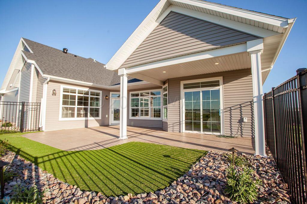 West Fargo, North Dakota 58078, United States, 3 Bedrooms Bedrooms, ,3 BathroomsBathrooms,Residential,Pending,60077