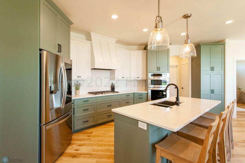 West Fargo, North Dakota 58078, United States, 3 Bedrooms Bedrooms, ,3 BathroomsBathrooms,Residential,Pending,60077