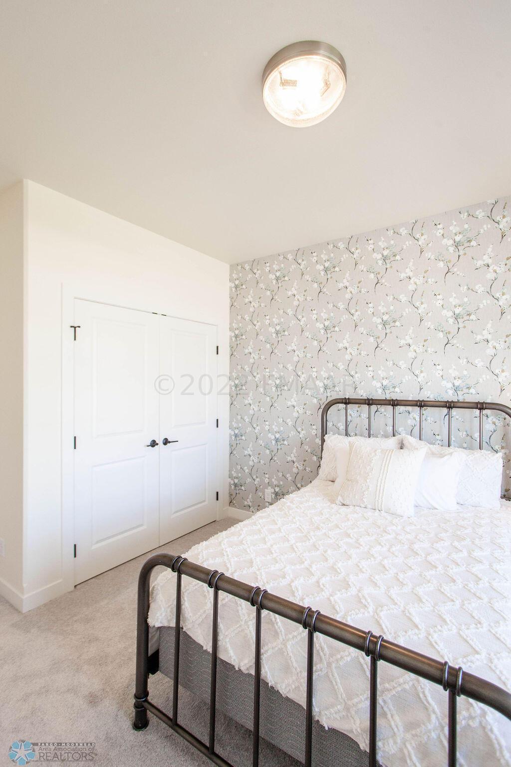 West Fargo, North Dakota 58078, United States, 3 Bedrooms Bedrooms, ,3 BathroomsBathrooms,Residential,Pending,60077