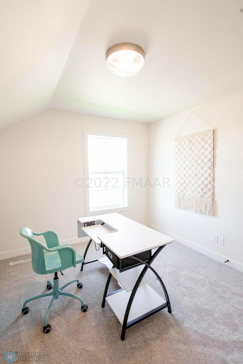 West Fargo, North Dakota 58078, United States, 3 Bedrooms Bedrooms, ,3 BathroomsBathrooms,Residential,Pending,60077