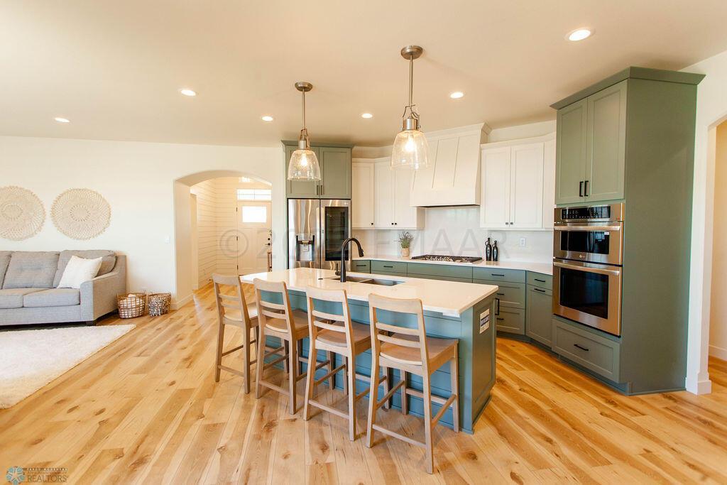 West Fargo, North Dakota 58078, United States, 3 Bedrooms Bedrooms, ,3 BathroomsBathrooms,Residential,Pending,60077