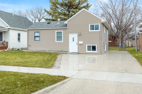 Homes For Sale - 1446 16 1/2 Street<br/> Fargo, ND 58103