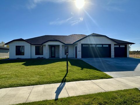 Homes For Sale - 3674 36th Street<br/> Stearns County, Saint Cloud, MN 56301