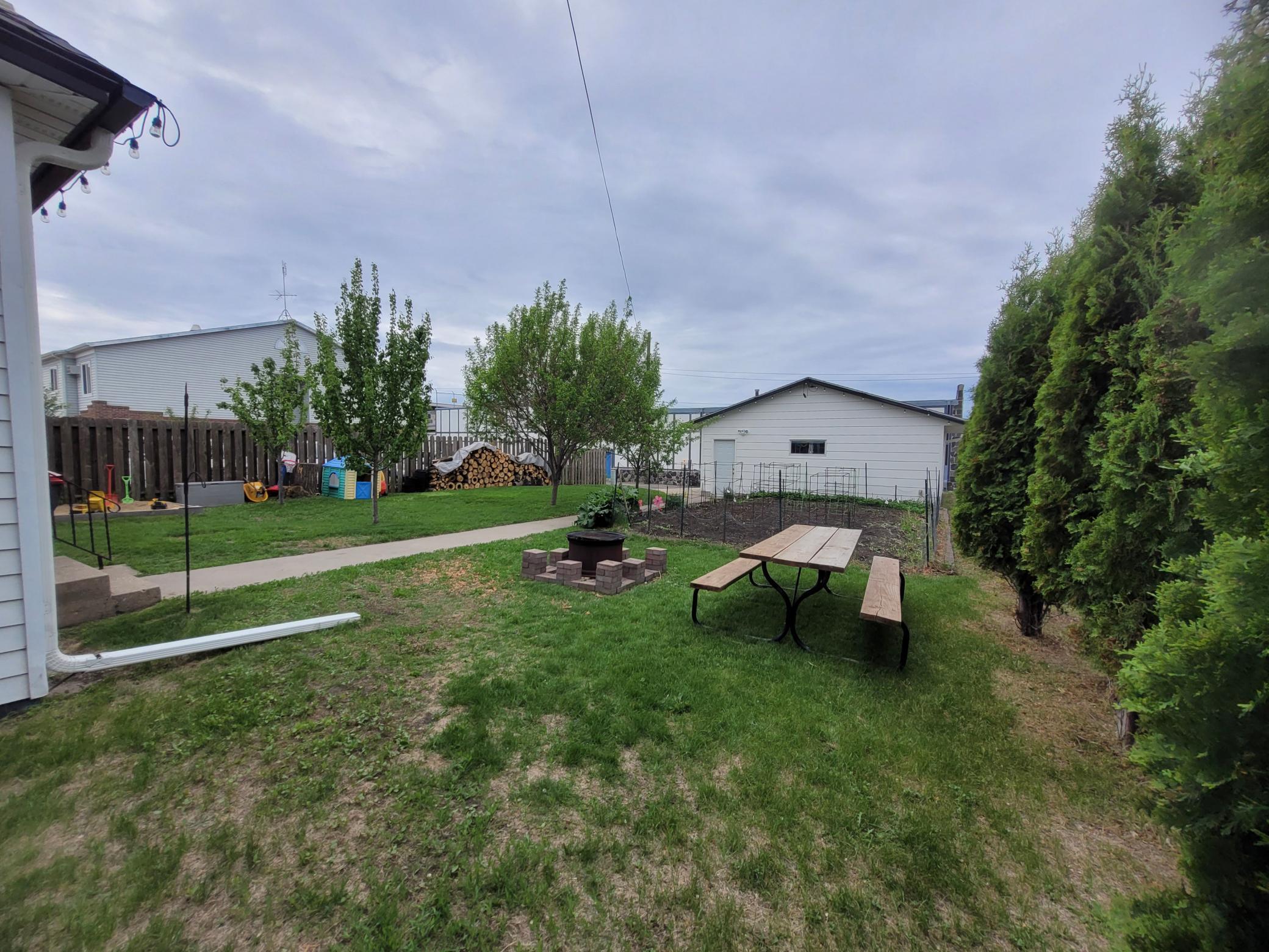 406 Hawthorne Street, Alexandria, Minnesota image 3