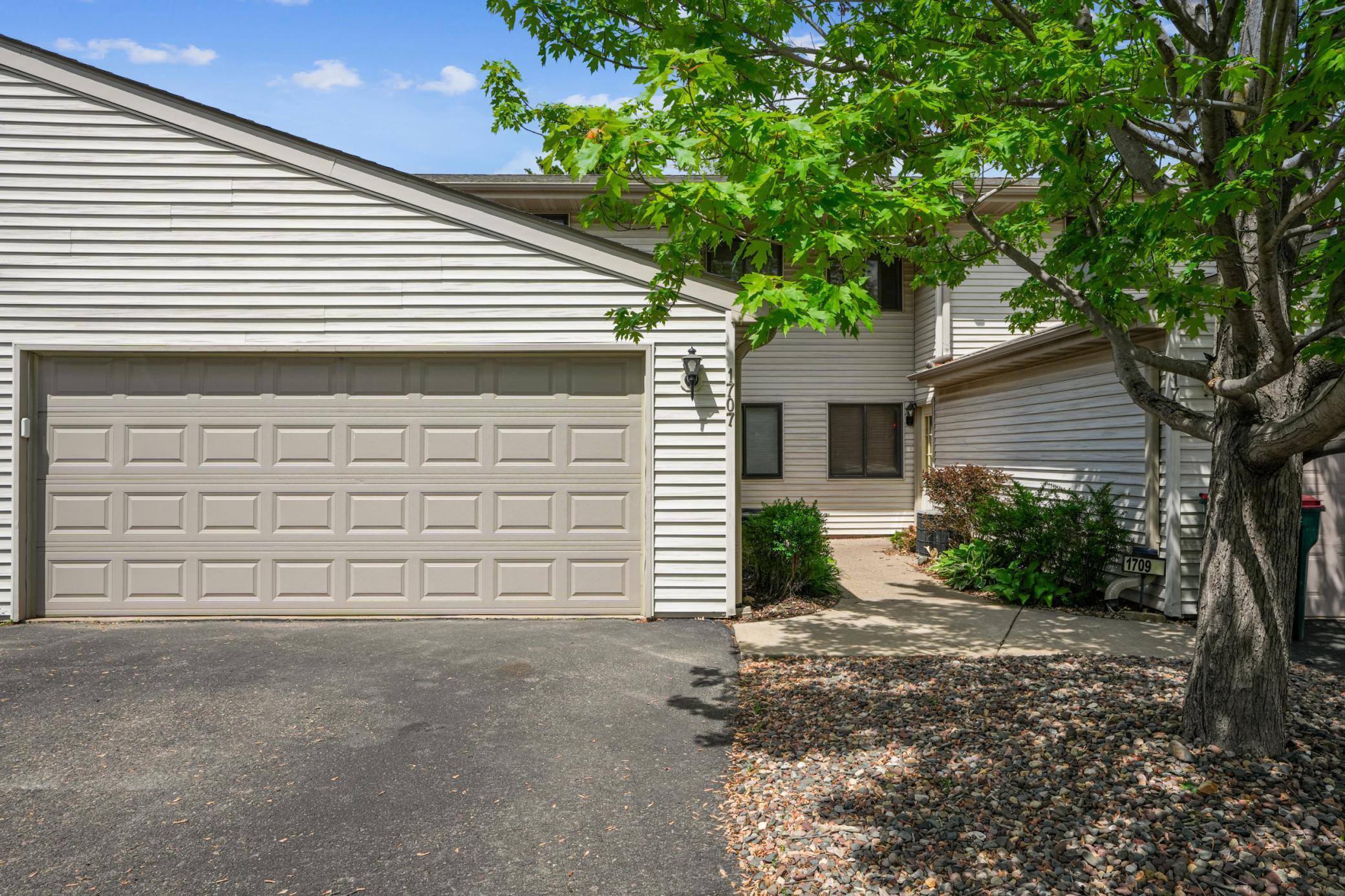 1707 Fairway Drive, Hudson, Wisconsin image 1