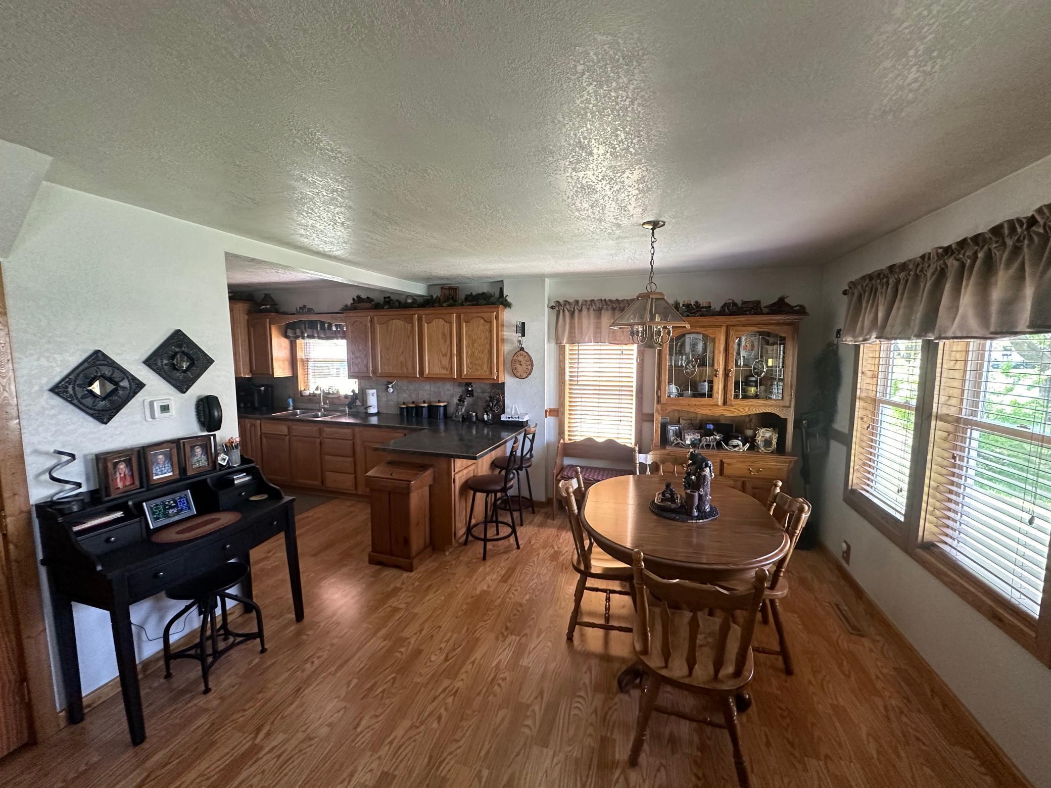 310 7th Avenue, Roseau, Minnesota image 2