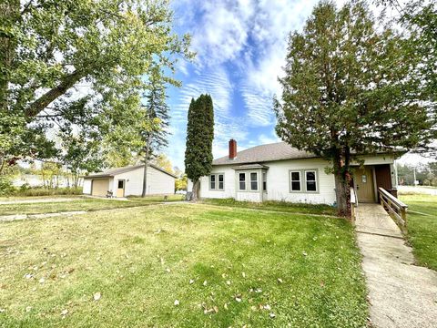 Homes For Sale - 4 3rd Avenue<br/> Remer, MN 56672