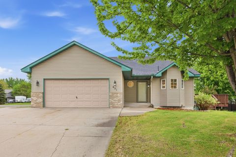 Homes For Sale - 601 Nordic Lane<br/> Buffalo, MN 55313