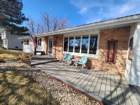 Homes For Sale - 1108 5th Avenue<br/> Pipestone County, Pipestone, MN 56164