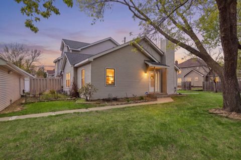 Townhouse For Sale - 10270 Arrowwood Drive<br/> Hennepin County, Eden Prairie, MN 55347