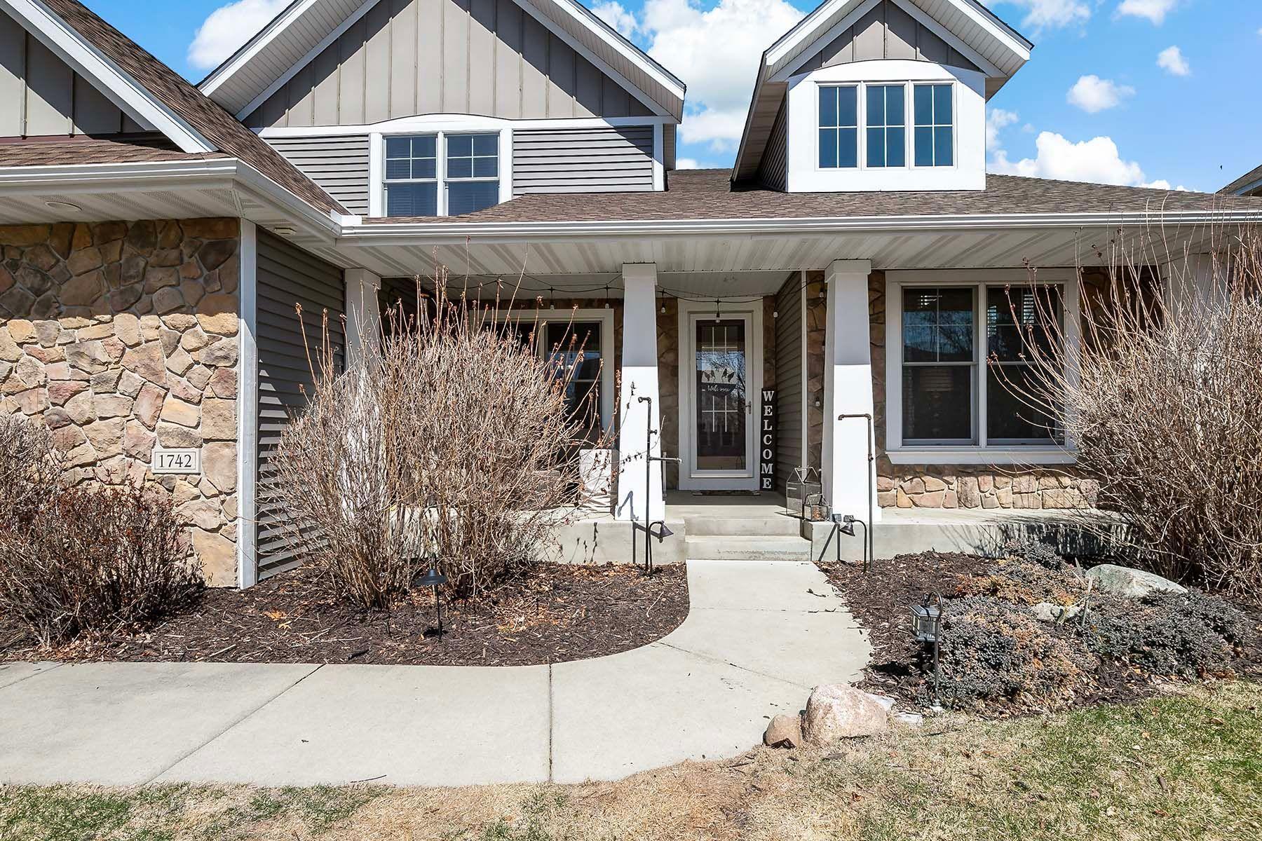 1742 Carriage Drive, Victoria, Minnesota image 2