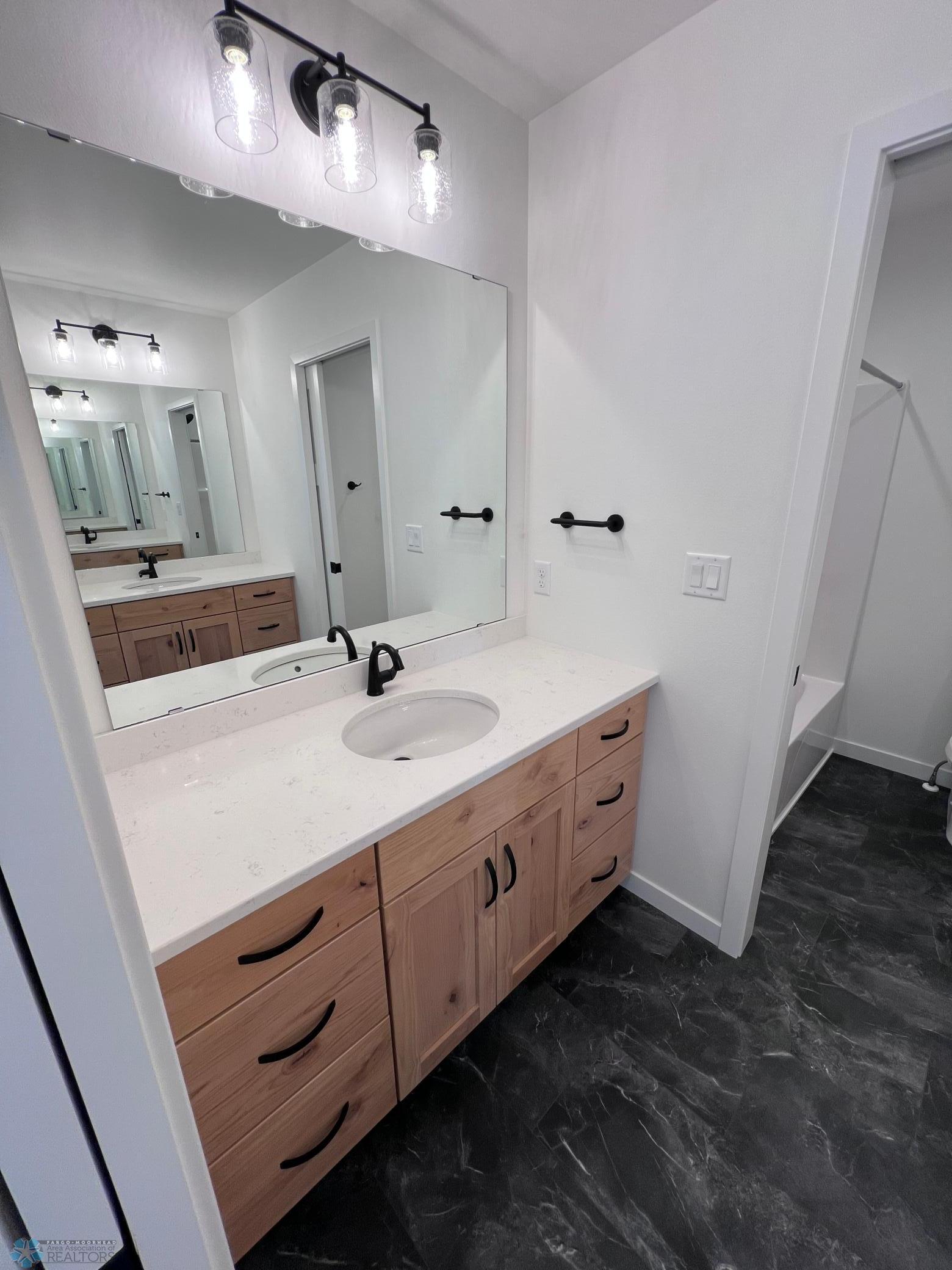 Horace, North Dakota 58047, United States, 5 Bedrooms Bedrooms, ,2 BathroomsBathrooms,Residential,Pending,102747