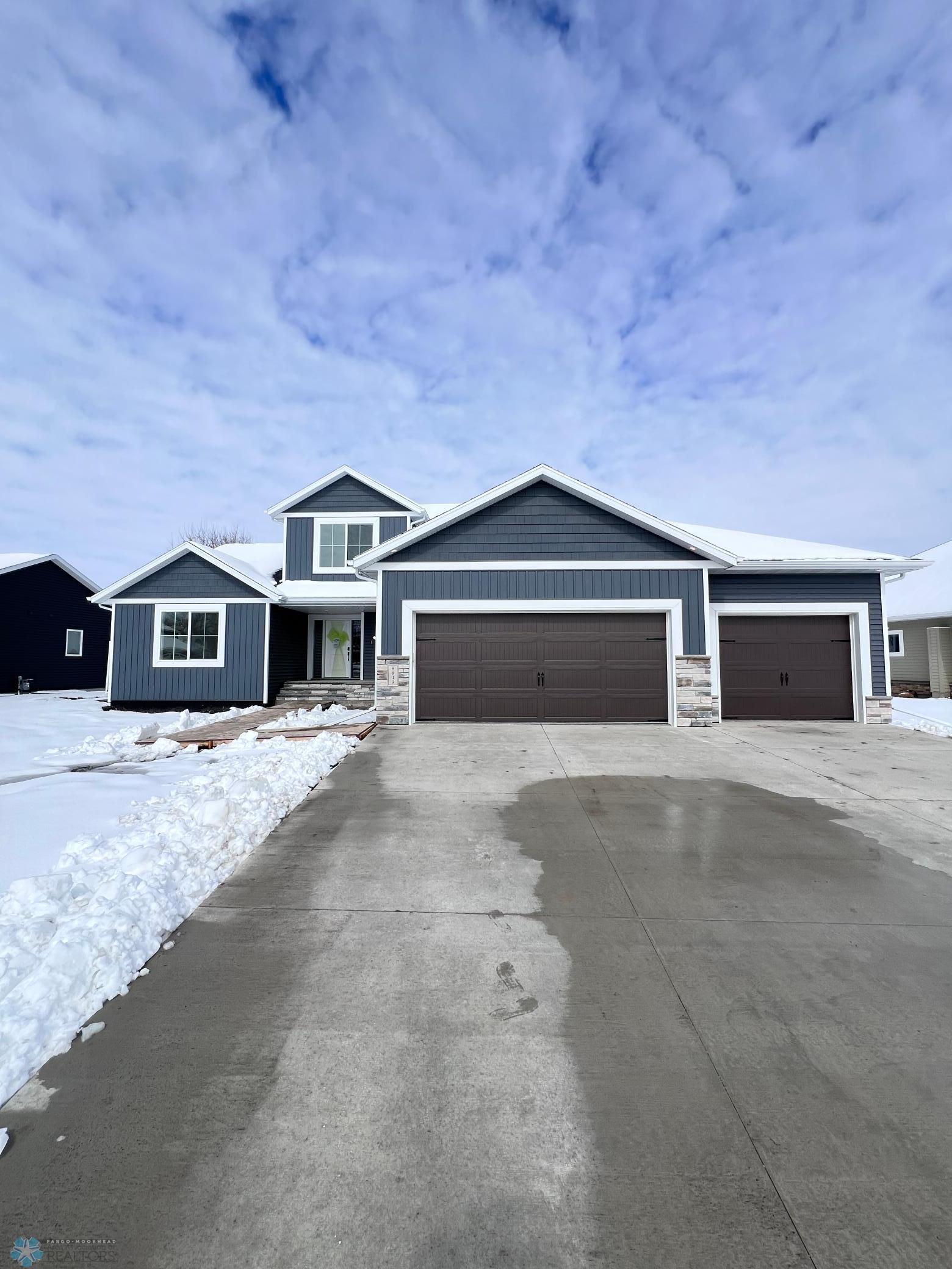 Horace, North Dakota 58047, United States, 5 Bedrooms Bedrooms, ,2 BathroomsBathrooms,Residential,Pending,102747