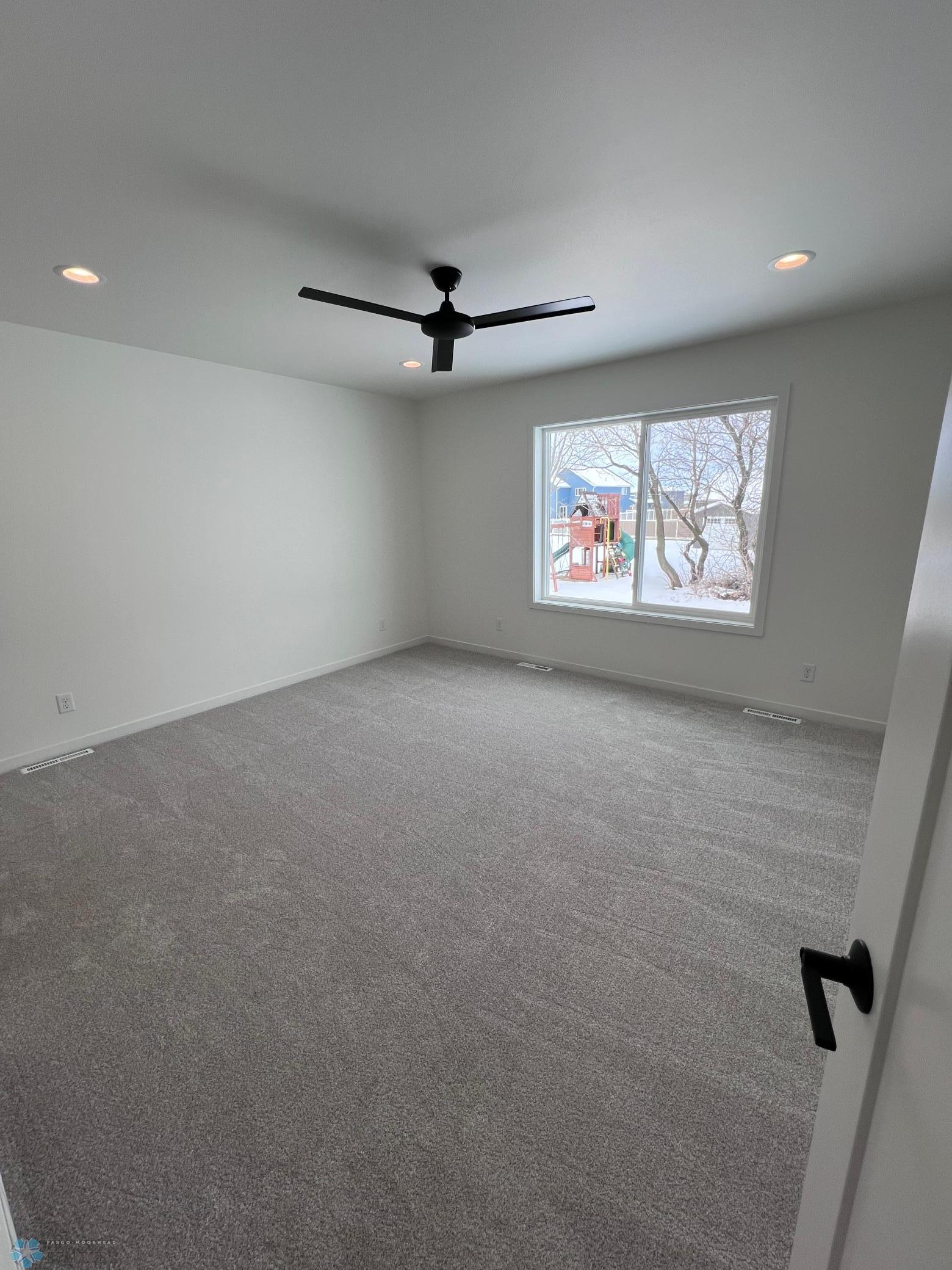 Horace, North Dakota 58047, United States, 5 Bedrooms Bedrooms, ,2 BathroomsBathrooms,Residential,Pending,102747