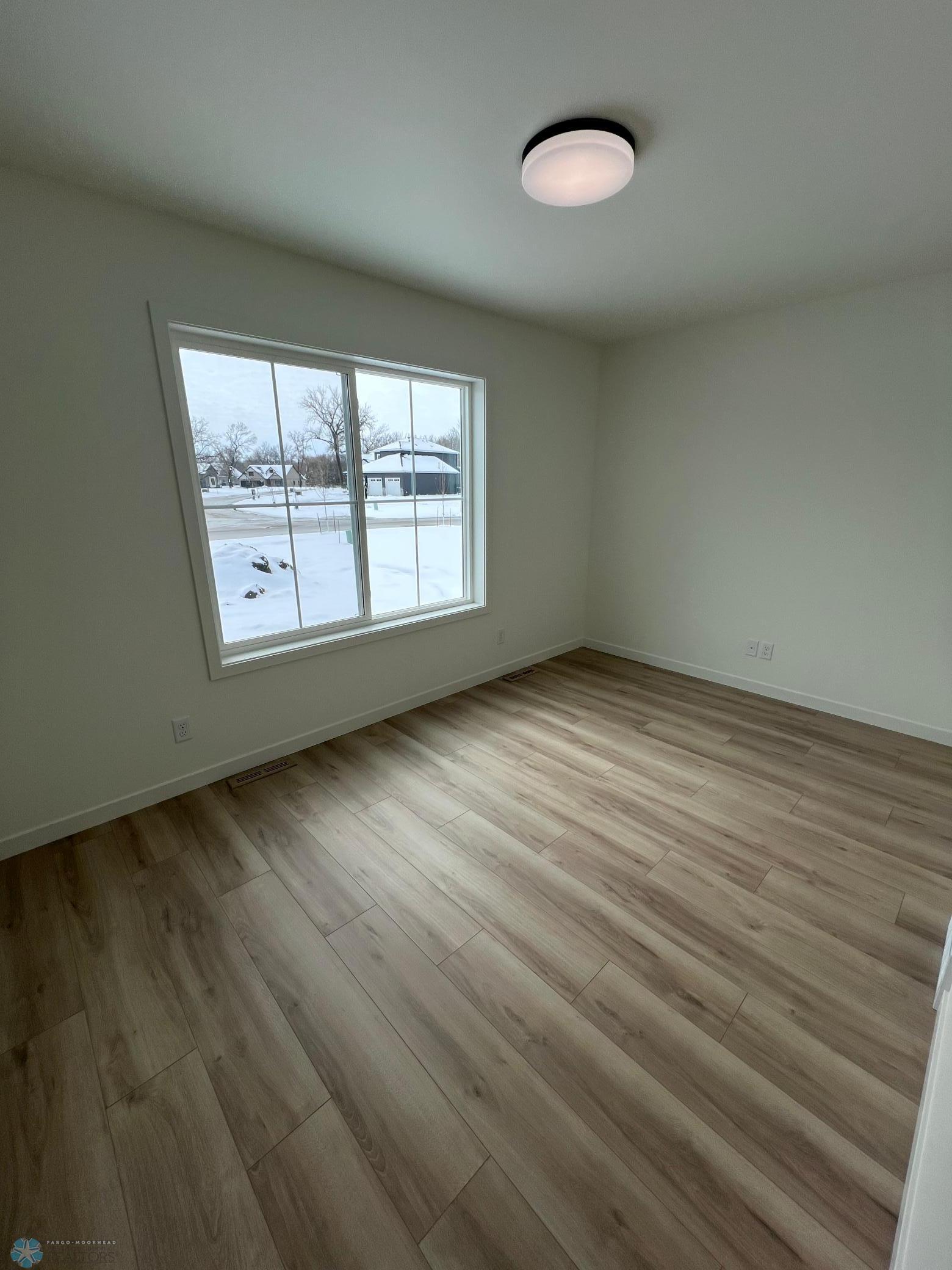 Horace, North Dakota 58047, United States, 5 Bedrooms Bedrooms, ,2 BathroomsBathrooms,Residential,Pending,102747