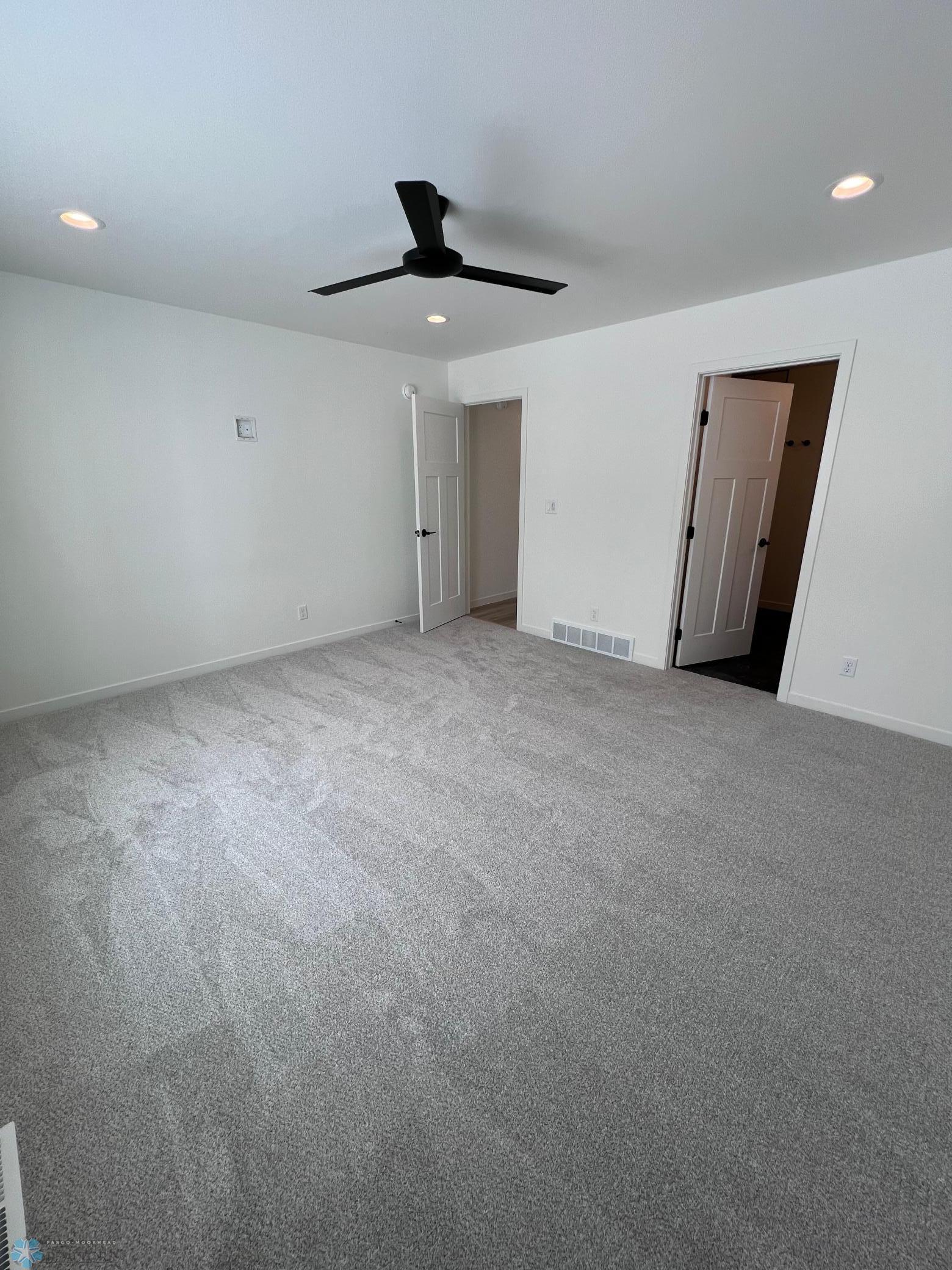 Horace, North Dakota 58047, United States, 5 Bedrooms Bedrooms, ,2 BathroomsBathrooms,Residential,Pending,102747