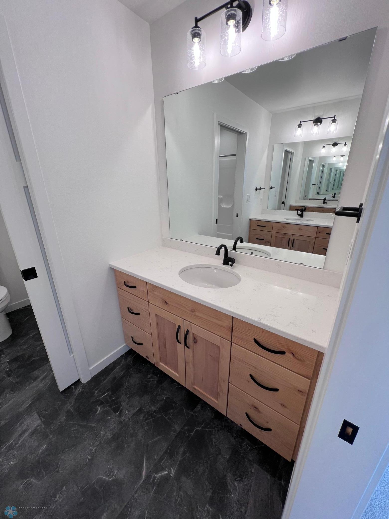 Horace, North Dakota 58047, United States, 5 Bedrooms Bedrooms, ,2 BathroomsBathrooms,Residential,Pending,102747