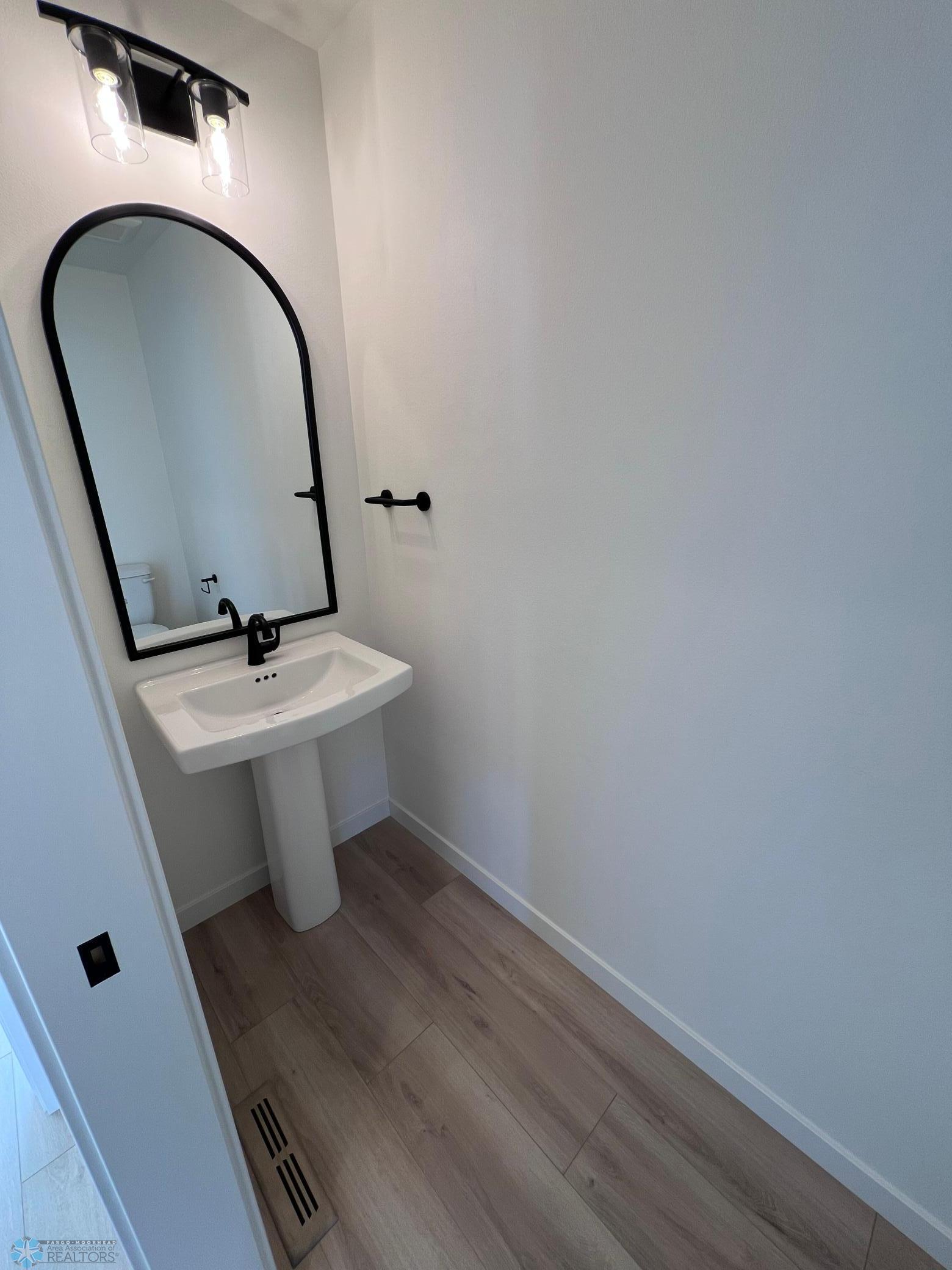 Horace, North Dakota 58047, United States, 5 Bedrooms Bedrooms, ,2 BathroomsBathrooms,Residential,Pending,102747