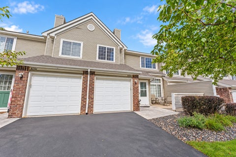 Townhouse For Sale - 8763 Branson Drive<br/> Inver Grove Heights, MN 55076