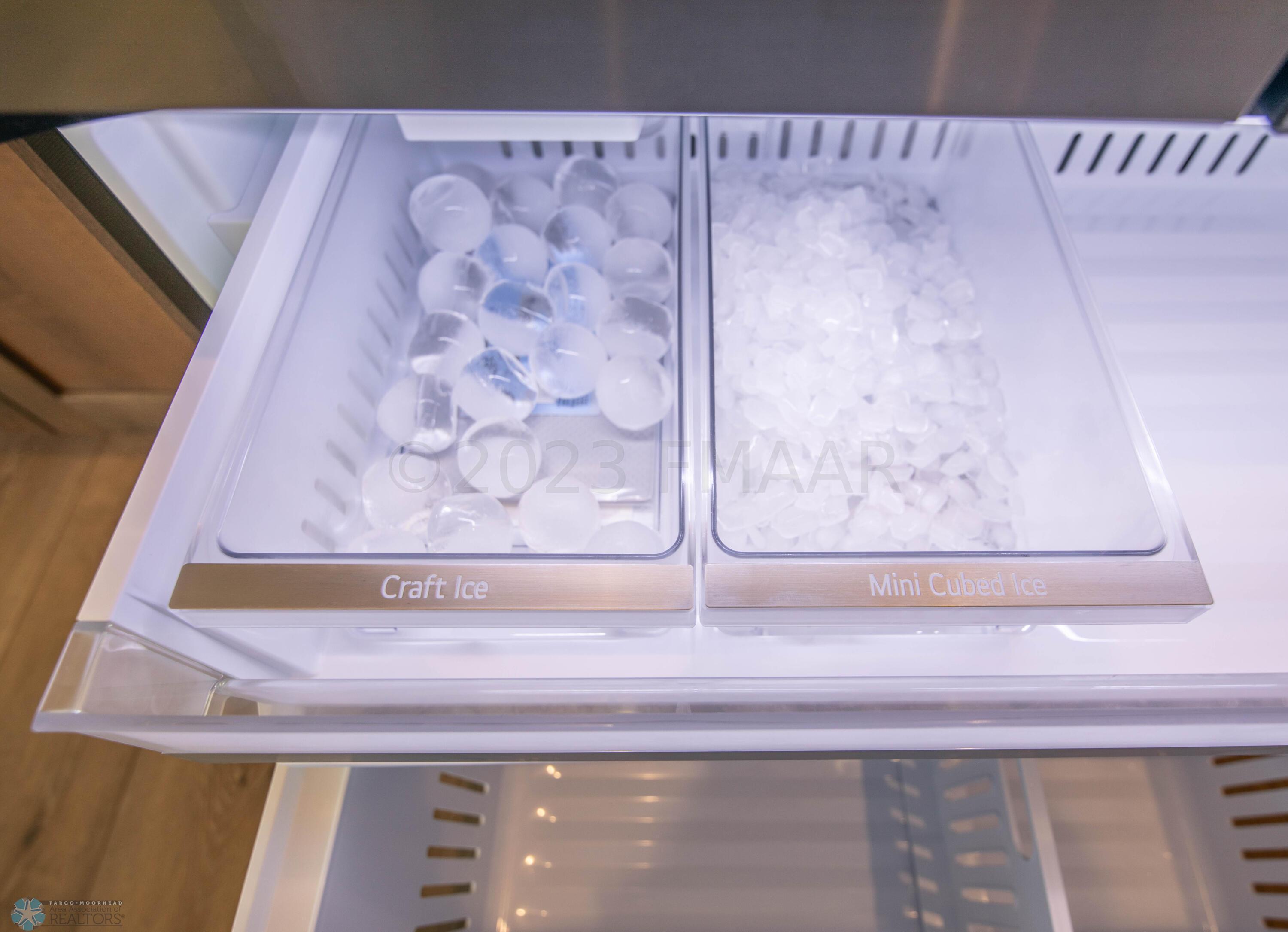 West Fargo, North Dakota 58078, United States, 2 Bedrooms Bedrooms, ,2 BathroomsBathrooms,Residential,Pending,60031