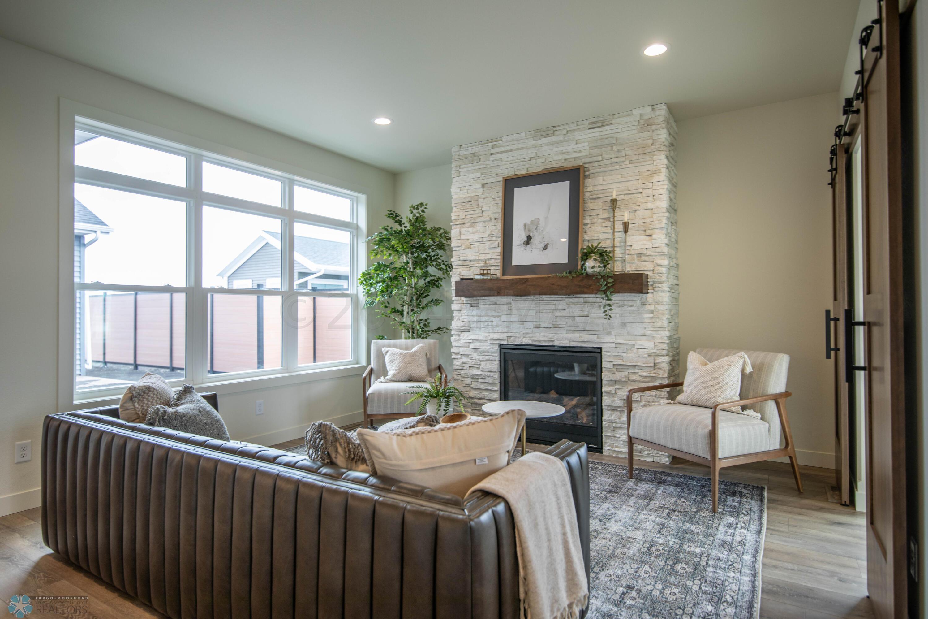 West Fargo, North Dakota 58078, United States, 2 Bedrooms Bedrooms, ,2 BathroomsBathrooms,Residential,Pending,60031