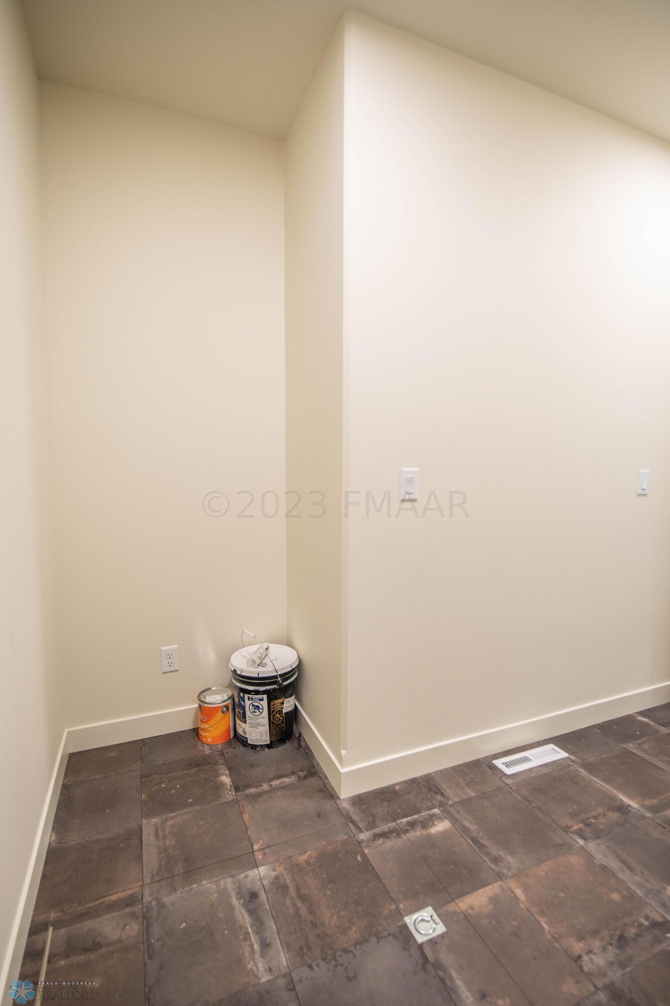 West Fargo, North Dakota 58078, United States, 2 Bedrooms Bedrooms, ,2 BathroomsBathrooms,Residential,Pending,60031